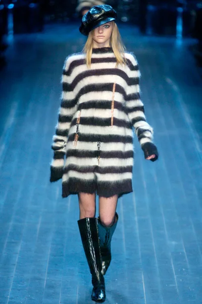 Look 1